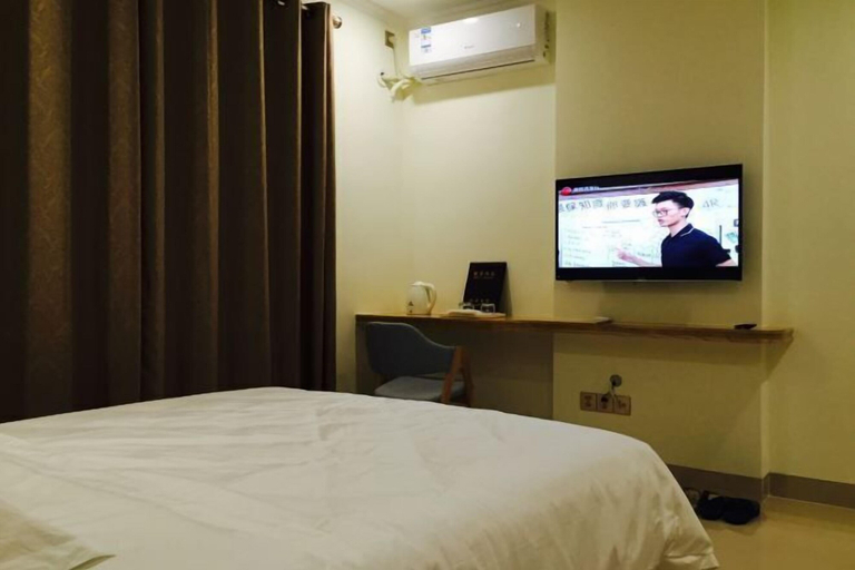 Bedroom 1, Huiyue Fashion Apartment, Shanwei