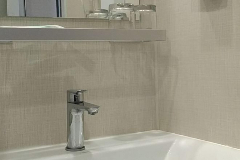 Bathroom 3, Wanjia Zhenxuan Hotel (long distance bus station), Zaozhuang