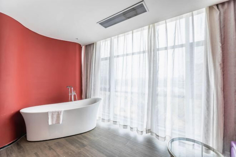Bathroom 4, Greenman Lv Yijia Hotel, Shangrao