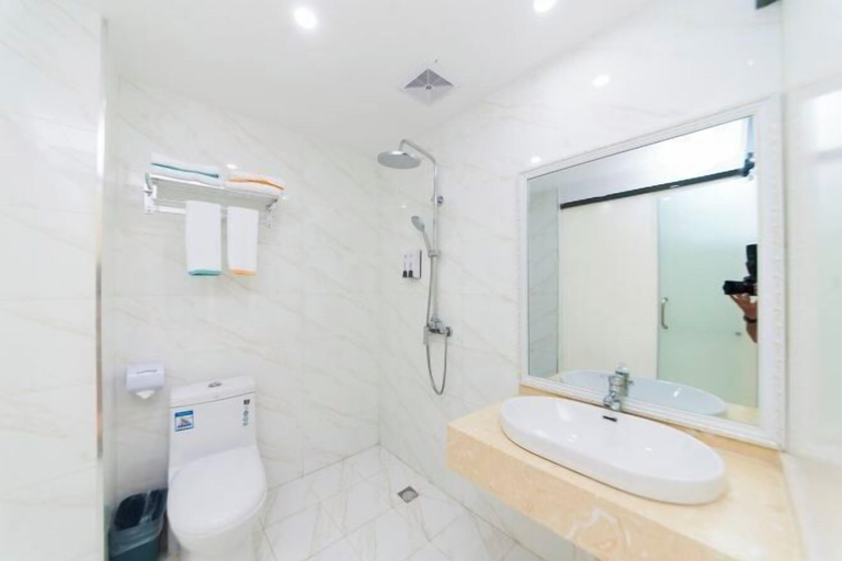 Bathroom 3, Century Business Hotel (Zuoling New Town), Ezhou