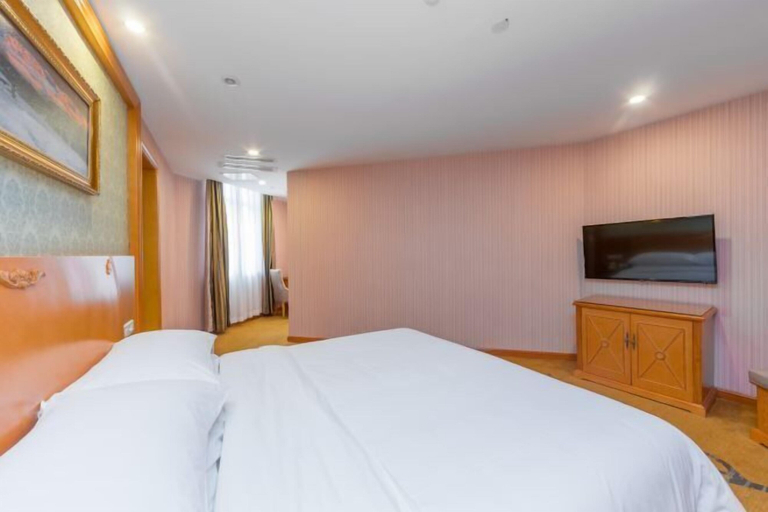 Bedroom 4, Vienna Hotel (Pingle Bus Station), Guilin