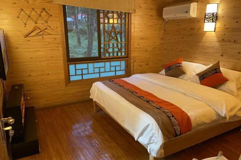 Bedroom 3, Heizhugou Midou Hotel, Leshan