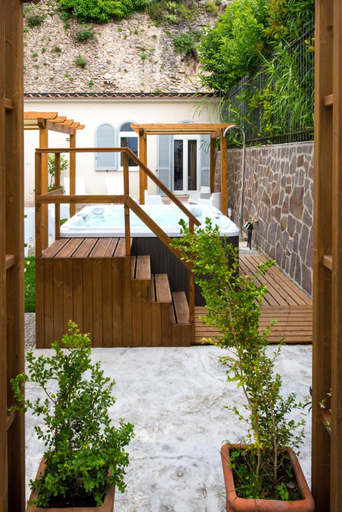 Others 5, Ravello House, Salerno