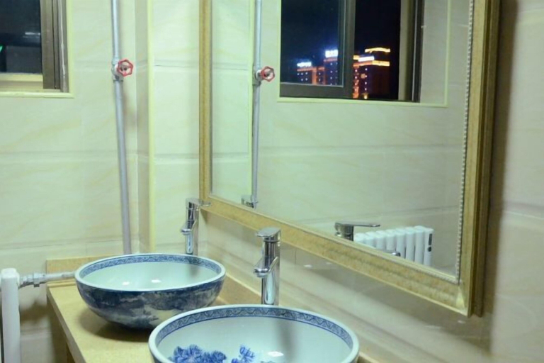 Bathroom 4, Holiday Weekend Hotel, Gannan Tibetan