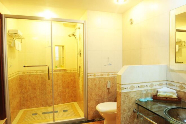 Bathroom 3, Dongfang Hotel, Weihai