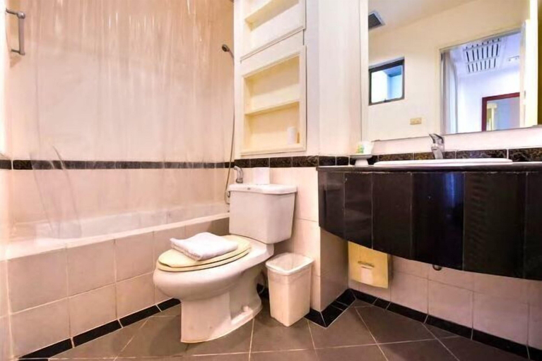 Bathroom 7