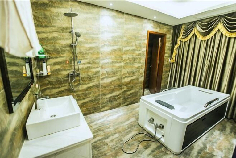 Bathroom 4, Ruixue International Hotel, Yichun