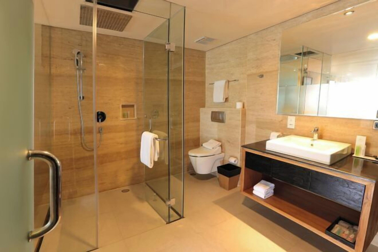 Bathroom 15