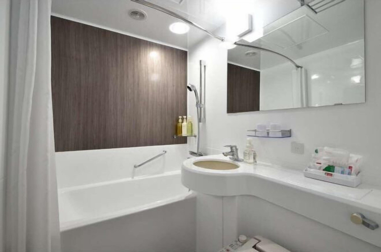 Bathroom 30