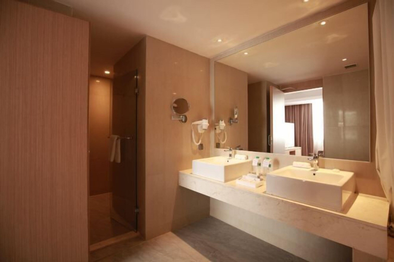 Bathroom 5