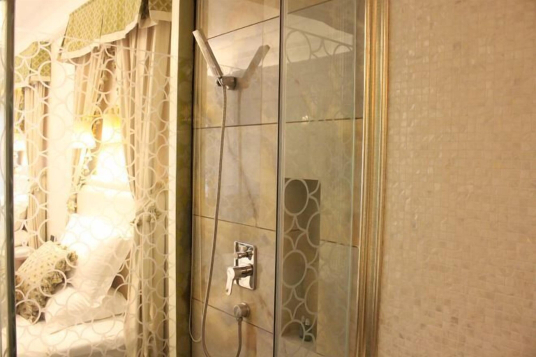 Bathroom 4, Cannes City Hotel, Luzhou