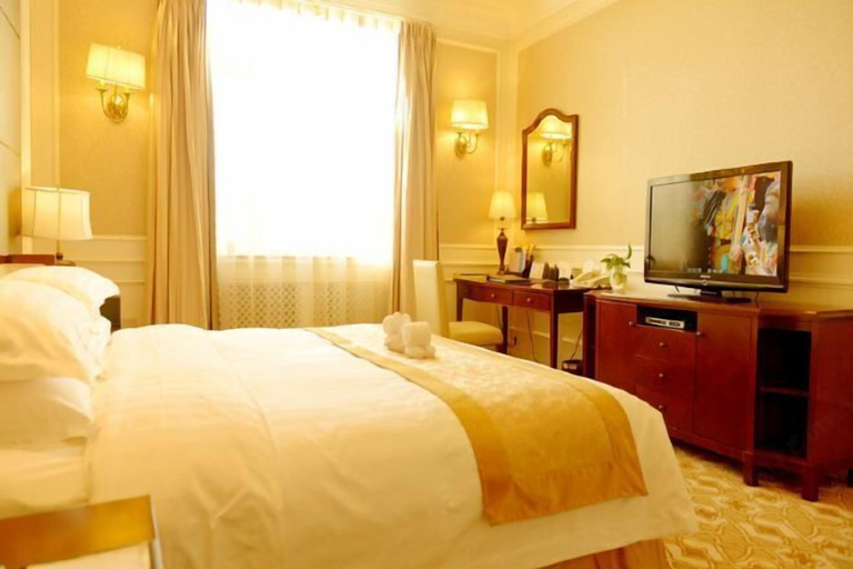 Bedroom 3, Golden Horse Hotel, Hulunbuir