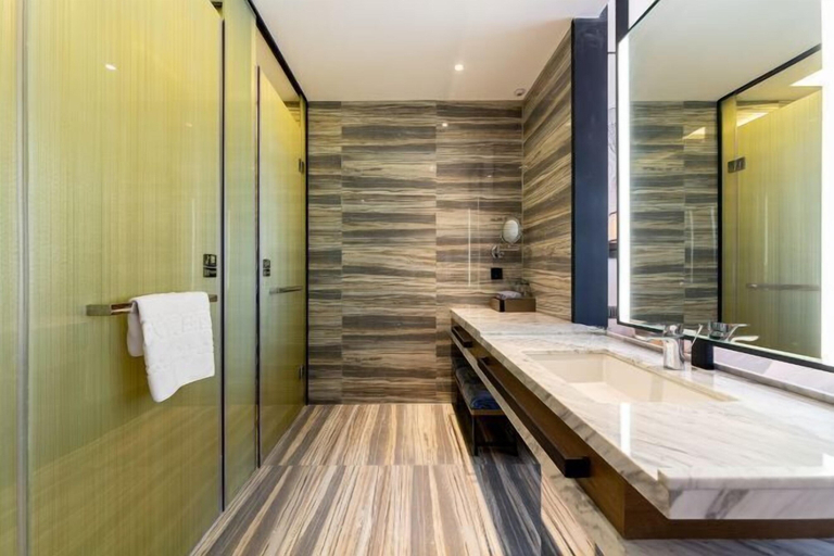 Bathroom 3, Times Holiday Hotel, Liupanshui