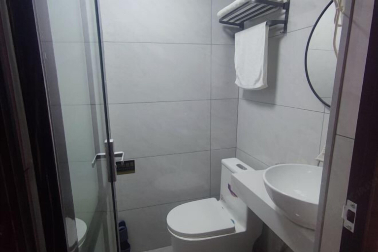 Bathroom 4, Yinhai Hotel, Changsha