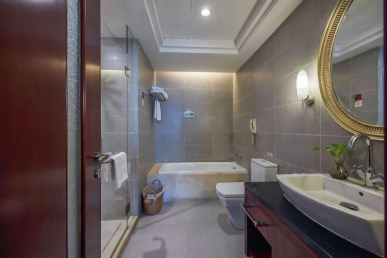 Bathroom 4, Harbour Oriental Hotel(Beilun Changjiang Road Store), Ningbo