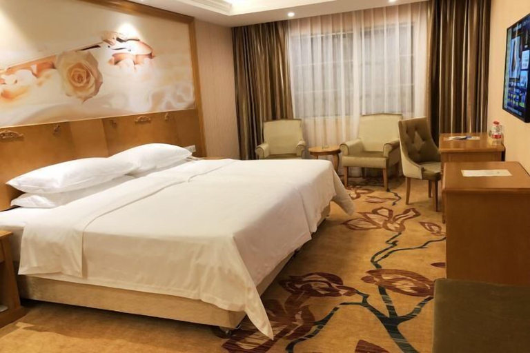 Bedroom 3, Vienna Hotel (Rong County Guinan Road), Yulin
