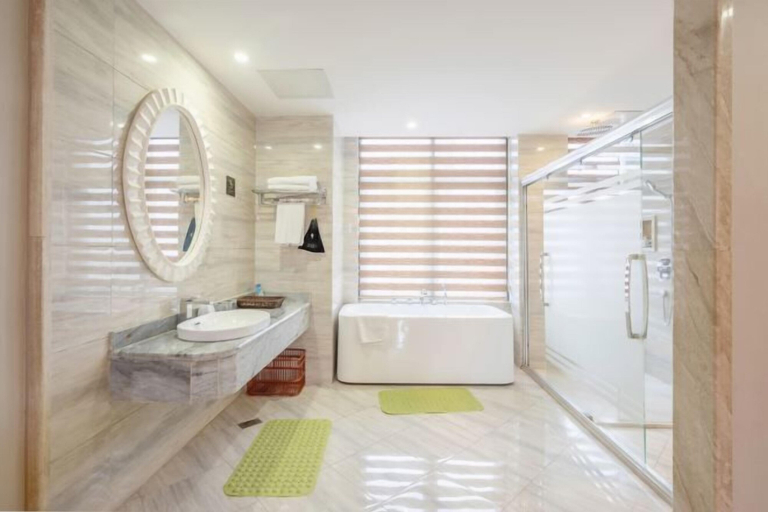 Bathroom 3, Asia Hotel(Kaiyuan Temple Shop), Quanzhou
