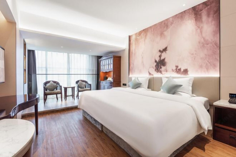 Bedroom 2, Marco Polo Holiday Hotel, Nanning