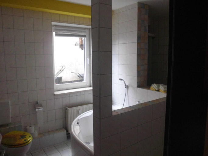 Bathroom 5, Wilhelm Busch Stube, Göttingen