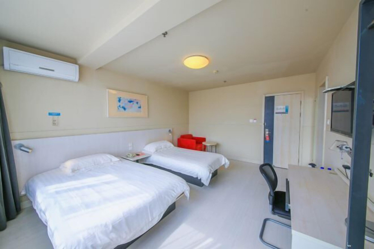 Bedroom 3, Jinjiang Inn (Ulanqab Jining Railway Station Xingfu Road), Ulaan Chab