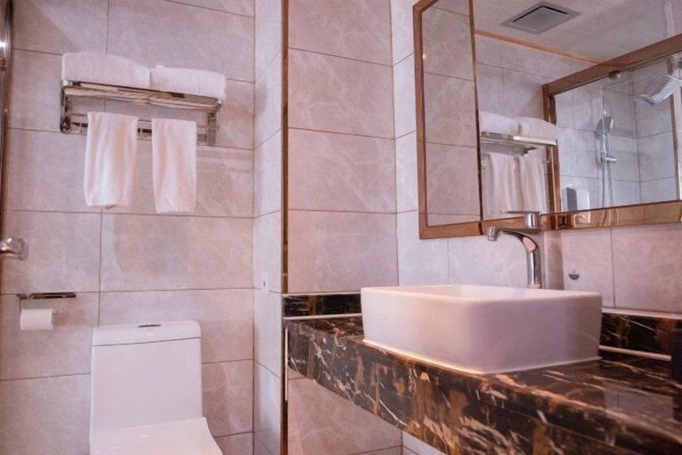 Bathroom 4, Manshanhong International Hotel, Guilin