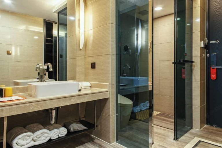 Bathroom 4, Jiyi Hotel (Yining Beijing Road Branch), Ili Kazakh