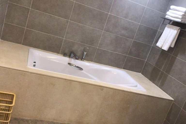 Bathroom 4, Luxinan Hot Spring Hotel, Heze