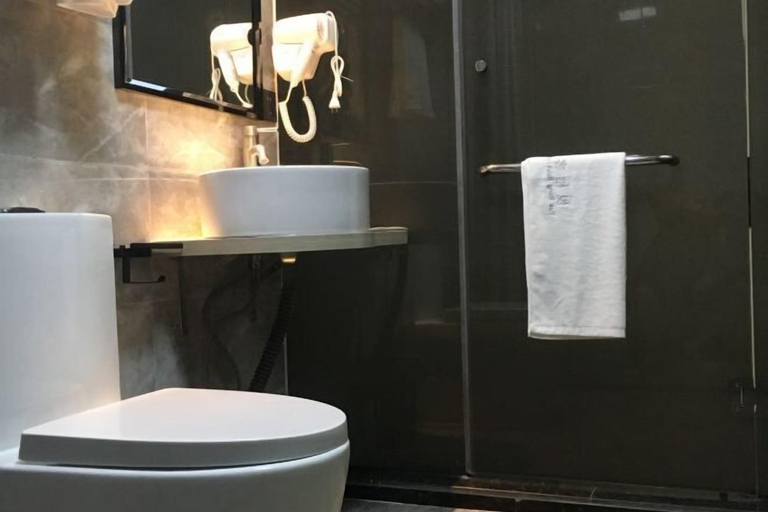 Bathroom 3, Yuerong Boutique Hotel, Zhuhai
