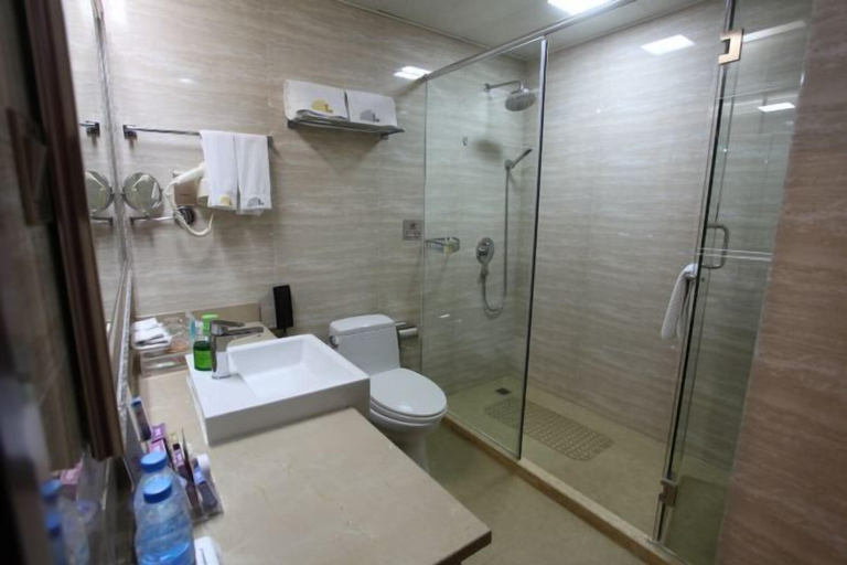 Bathroom 4, Jixi International Hotel, Xuancheng