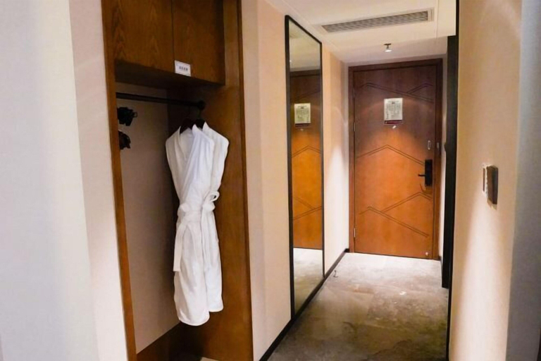 Others 5, Zhongyi Hotel, Chongqing