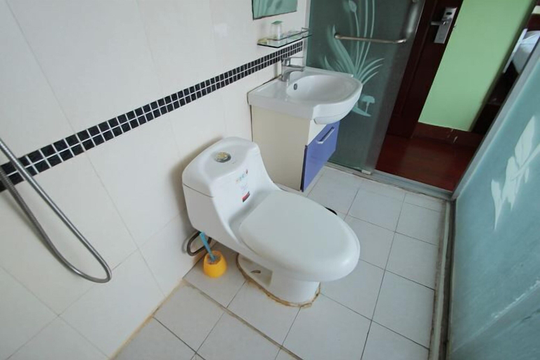Bathroom 3, Shanghai Longna Business Hotel, Shanghai