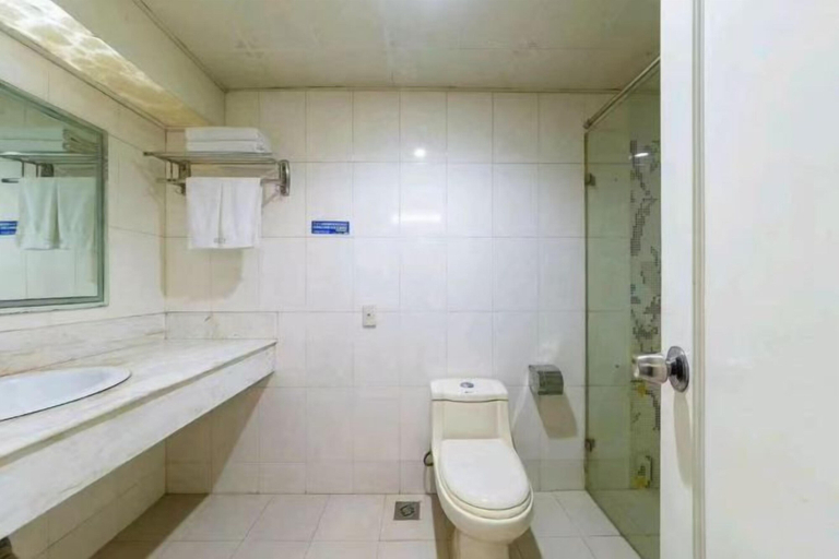 Bathroom 4, New Yuanding Business Hotel, Taizhou