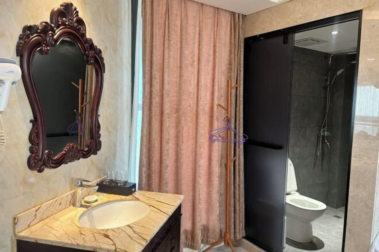 Bathroom 4
