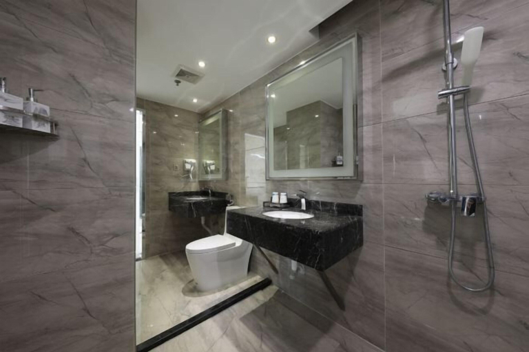 Bathroom 3, Royal Hotel, Shenzhen