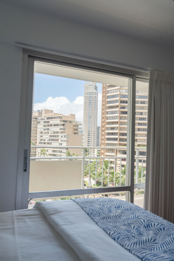 Bedroom, Romanna's Oahu Getaway with Heated Pool & City Views, Honolulu