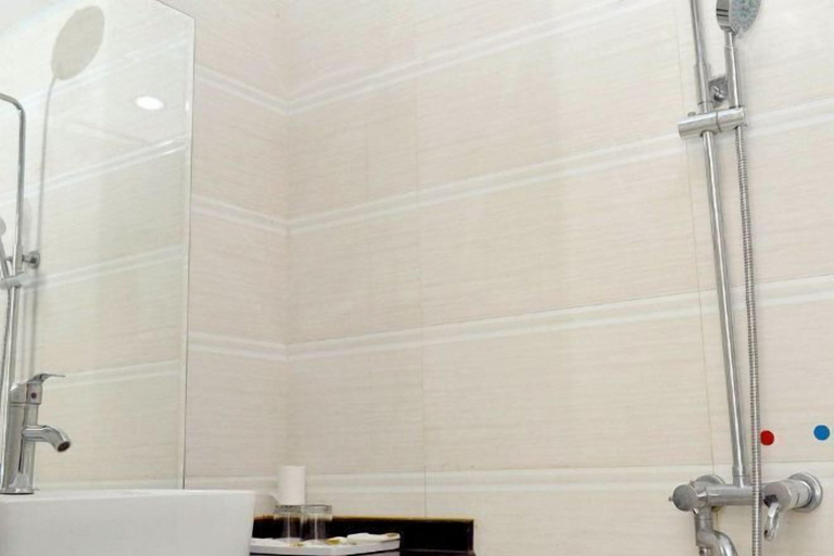 Bathroom 2, Tianyue Business Hotel, Haikou