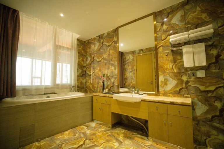 Bathroom 4, Wulanhaote Mengjia Hotel, Xing'an
