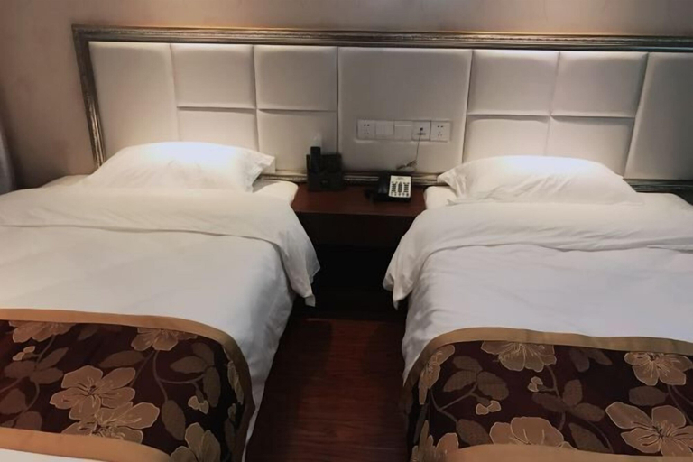 Bedroom 2, Junlong Holiday Hotel, Bijie