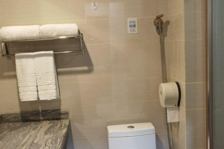 Bathroom 3, Dequan Hotel, Fangchenggang