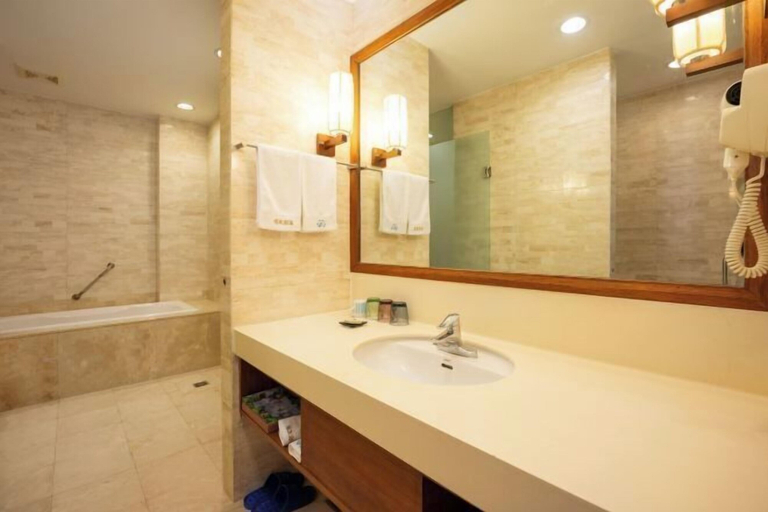 Bathroom 3, Discoveryland Hotel, Dalian