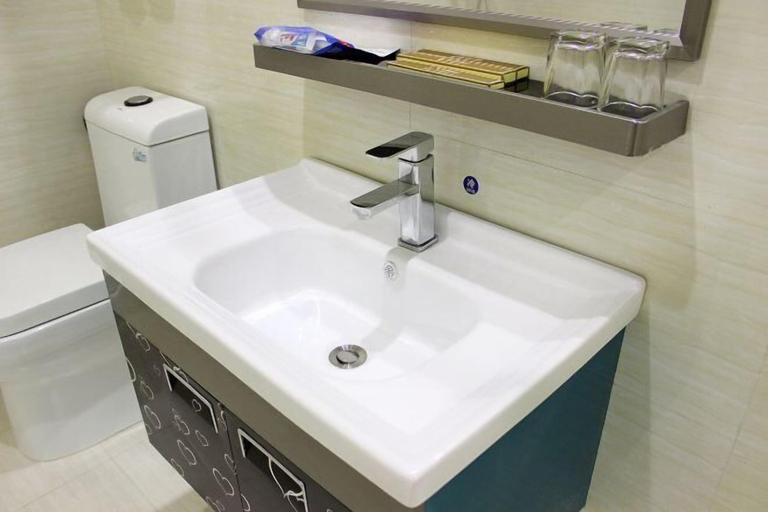 Bathroom 3, SHENZHEN FEIYOUMEI HOTEL, Shenzhen