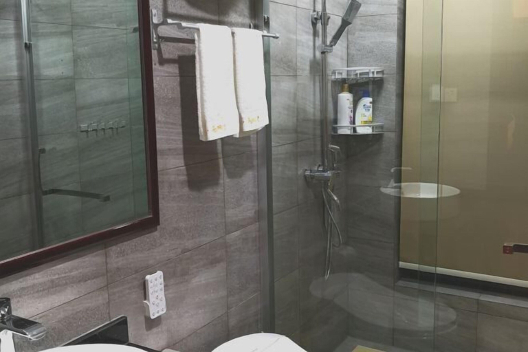 Bathroom 4, Huaqitang Rural Life Hostel, Wuhan