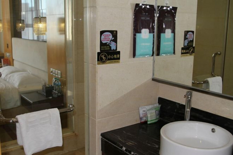 Bathroom 3, Fengtai Hotel, Fuxin