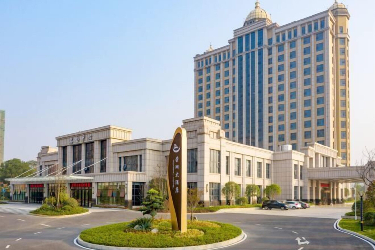 Exterior & Views 2, Ronghu Hotel, Yueyang