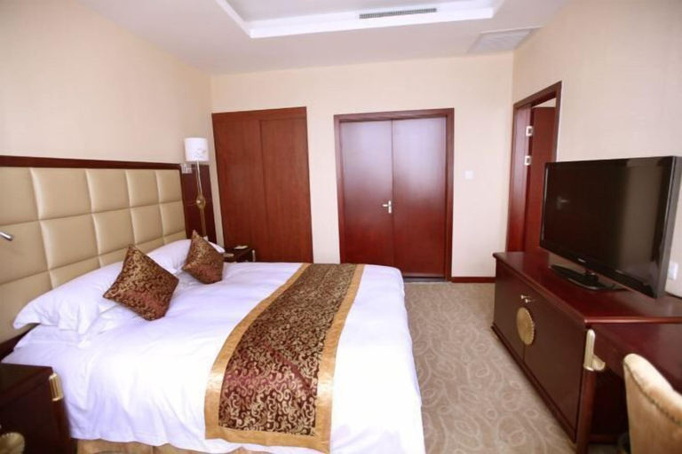 Bedroom 2, Taishan Royal Hotel, Tai'an