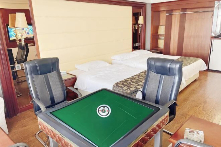 Bedroom 3, Manzhouli Jinlongquan Hotel (Zhayanuoer Museum), Hulunbuir