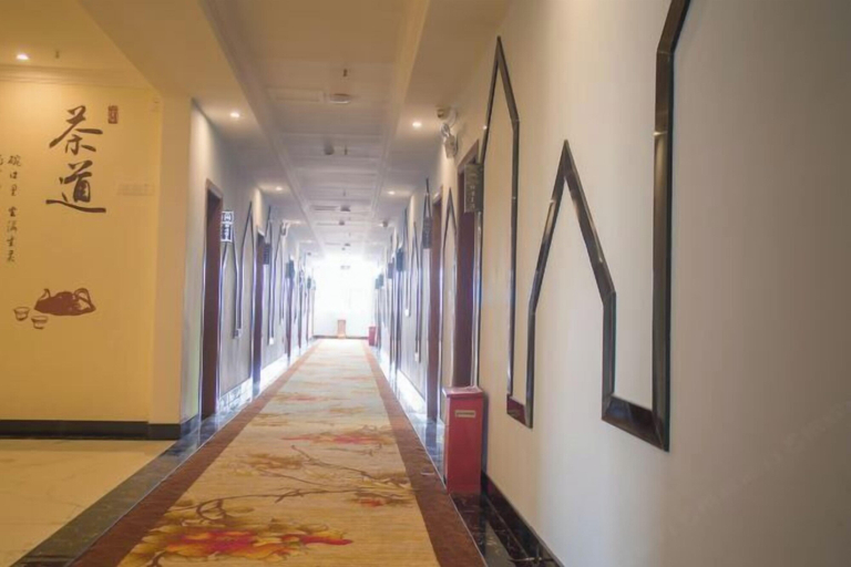 Others 4, Balihotel, Laibin