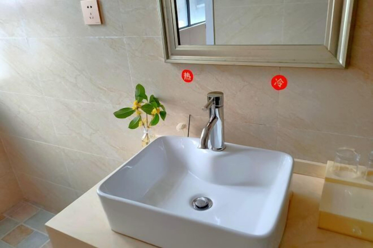 Bathroom 3, Kanghao Fashion Hotel, Xianning