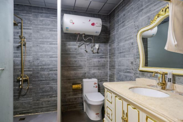 Bathroom 3, Zhouzhuang Yunxige Hostel, Suzhou