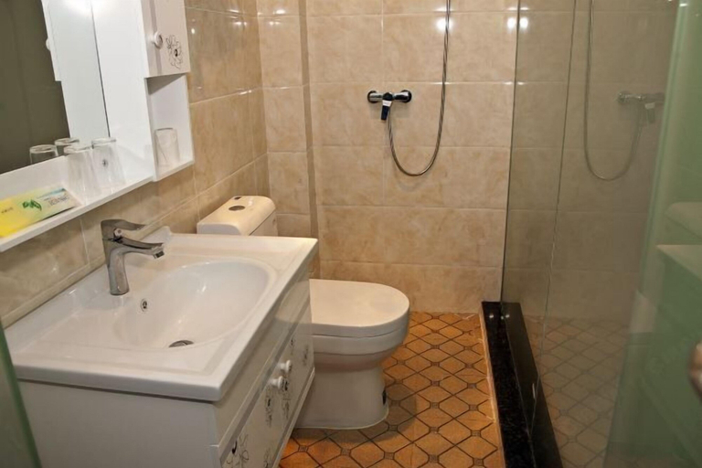 Bathroom 2, Wuyishan Star B&B, Nanping